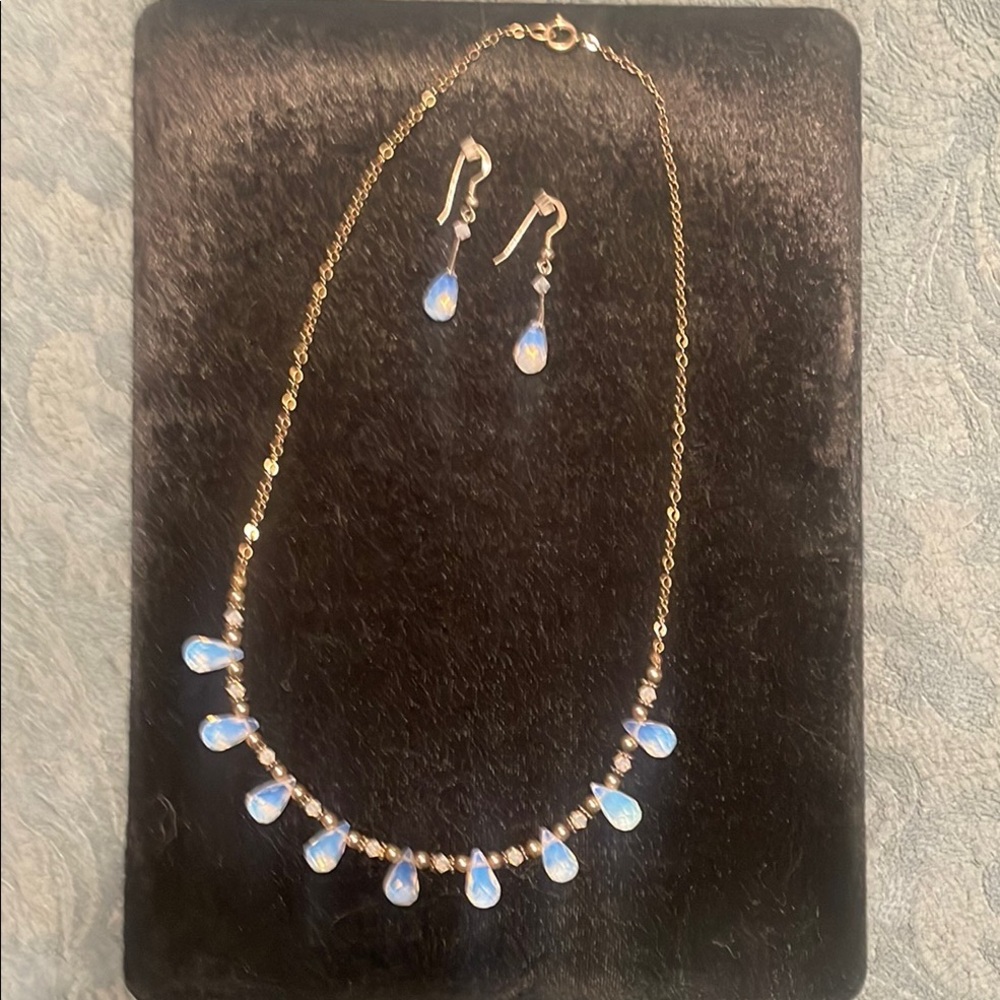 Elegant Gold and Pink Teardrop Jewelry Set